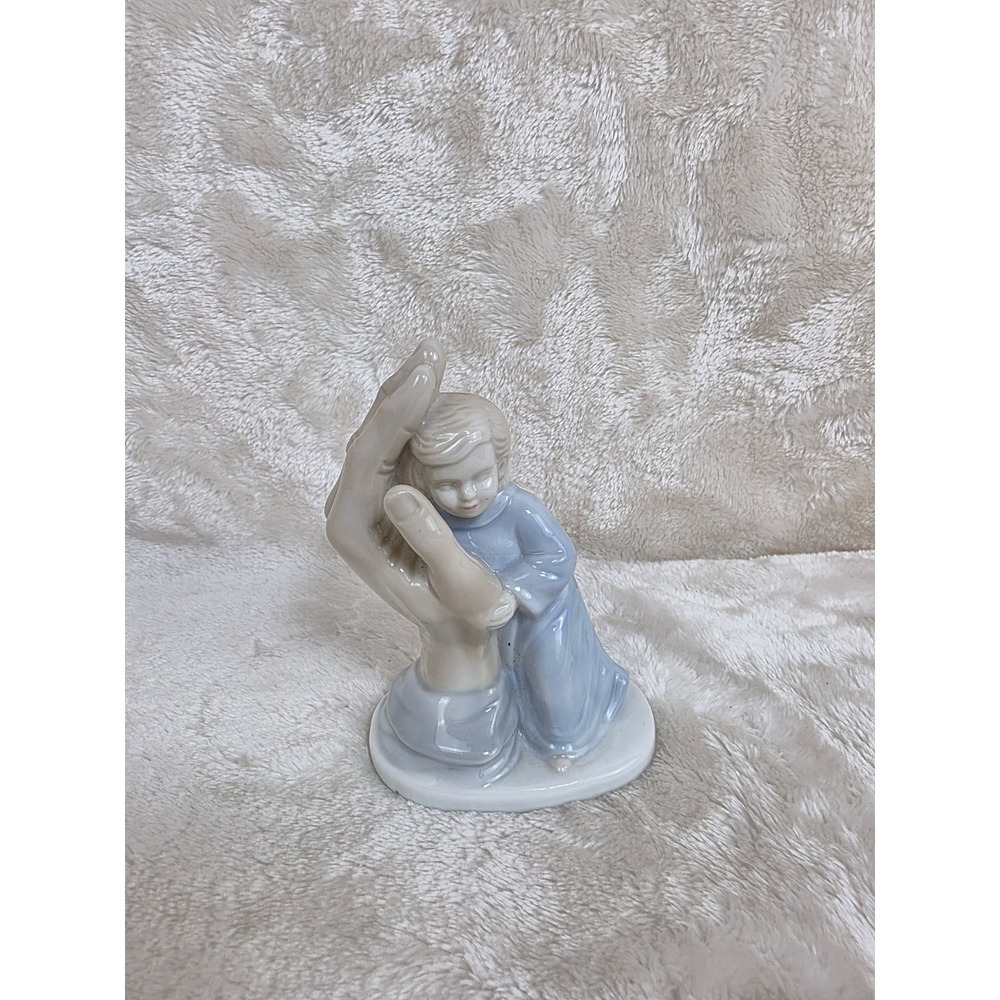 1983 Vintage Roman God Palm of My Hand Boy Figurine.  4.5in‎